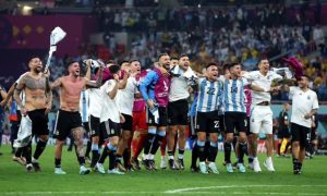 Argentina clasifica a cuartos en el mundial de Qatar