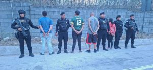 Capturados transportando drogas escondida en la tapa del tanque de combustible