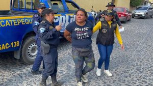 Presunta secuestradora capturada en San Antonio Aguas Calientes y menor rescatada sana y salva