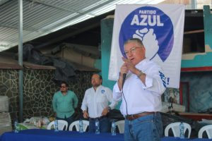 Giovanni Reyes presidenciable de Azul visita municipios de Huehuetenango