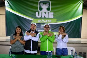 Alvarizaes esta al frente de la UNE