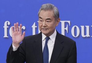 China espera que EEUU adopte medidas concretas para salvar la paz y la estabilidad entre ambos lados del estrecho de Taiwán, dice Wang Yi