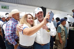 Roberto Arzú se presenta ante sus seguidores en la cabecera de Jutiapa