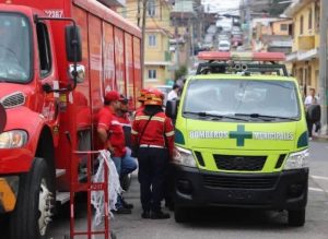 Camión repartidor de Coca Cola atacado a balazos en la zona 11 capitalina