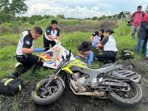 Joven asesinado cuando se conducía en moto acompañante resultó herido