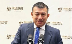 Diputado Julio Marroquín sigue firme en la UNE