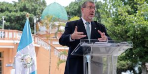 El presidente Arévalo afirma que hay abastecimiento en hospitales