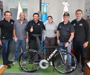 Federación de Ciclismo equipa a Nicole Hacohen de cara a los Juegos Panamericanos de Santo Domingo 2026