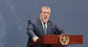 Presidente Arévalo aborda tema de la Usac y cómo las finanzas públicas se traducen en bienestar para las familias
