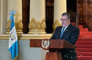 Ejecutivo propone plan de subsidio temporal y fiscalización para frenar el alza en los combustibles