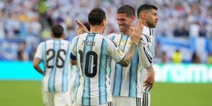 Argentina sufre, pero sella su boleto a octavos con Messi a la cabeza