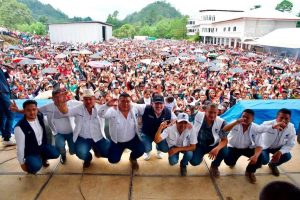 Multitudinario mitin realiza Cabal en el municipio de Carchá, para presentar a Roberto Arzú