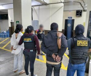 PNC evita ataque armado y captura a La Chinita y El Chenco, en Villa Nueva