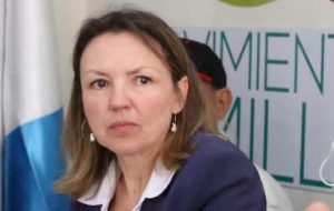 Ministra de Ambiente Patricia Orantes renuncia al cargo y regresa al Congreso