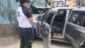 Pánico en la Calle Martí: Balacera entre policías y sicarios deja dos capturados y armamento de guerra incautado