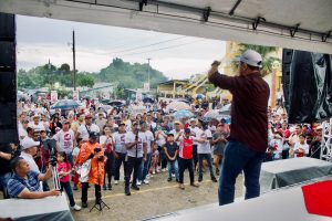 Ni la lluvia detuvo la organización de FIRMES en Jalpatagua, Jutiapa