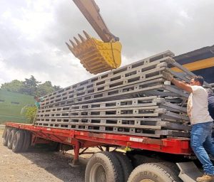 Trasladan a Usumatlán estructura para puente provisional Güijo