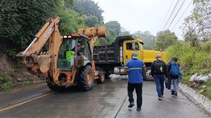 Comuna mixqueña responde de inmediato ante emergencia de derrumbe en kilómetro18 ruta Ciudad Quetzal
