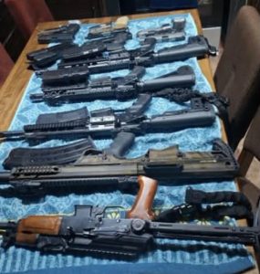 PNC incauta arsenal y 196 municiones durante allanamiento en Zacapa