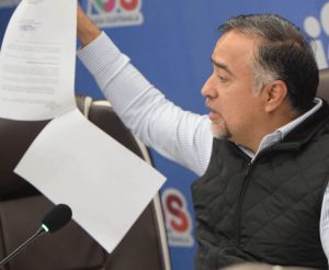 Diputado les pide la renuncia a funcionarios de Energía y Minas y Economía