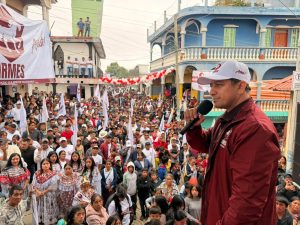 Vecinos de San Rafael La Independencia dicen FIRMES en Jornada de afiliación