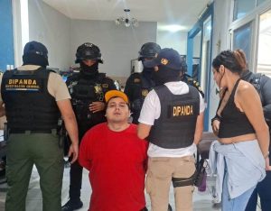 Alias “Panda”, líder de la clica SPL y su pareja son capturados durante allanamiento en Escuintla