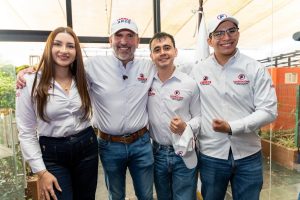 Roberto Arzú va con fuerza tras el apoyo de los jóvenes de la capital
