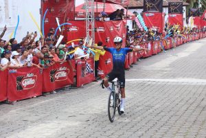 El mexicano José Ramón Muñiz gana la novena etapa en una accidentada jornada de la Vuelta a Guatemala