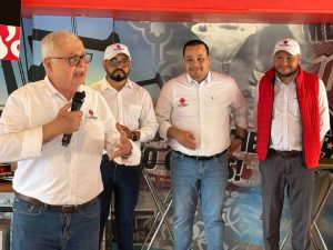 Abraham Rivera se reúne con jóvenes de Villa Nueva para escuchar sus propuestas